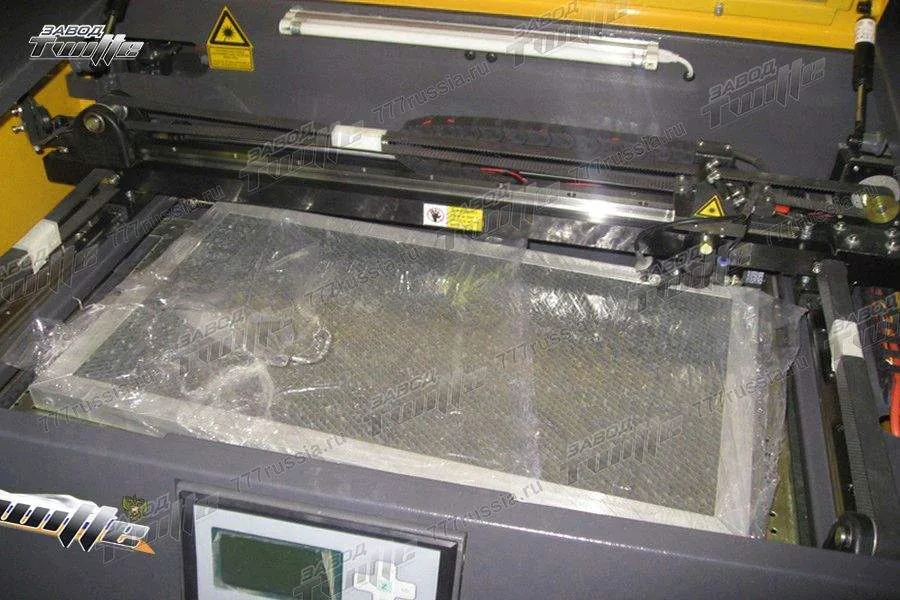 Лазерный станок CNC-6040 в работе